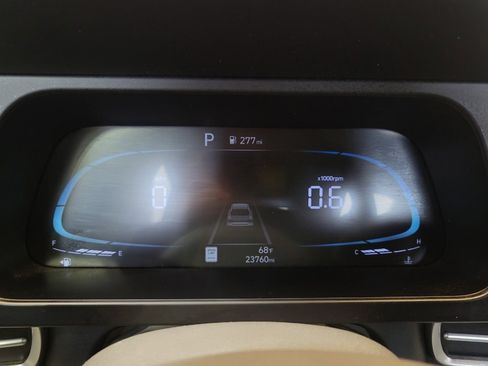 Used 2025 Hyundai Elantra Sport image 23