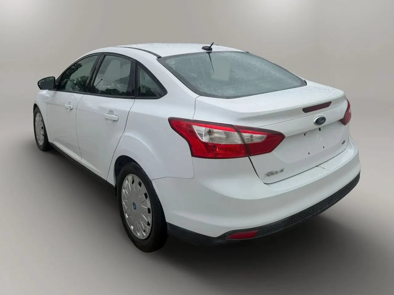 Used 2012 Ford Focus SE w/ SE Winter Pkg FWD image 5