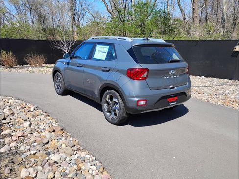 New 2026 Hyundai Venue SEL FWD image 3