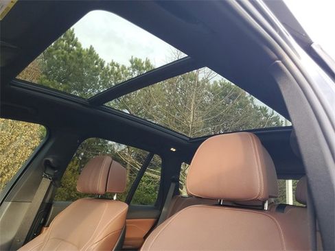 Used 2022 BMW X5 xDrive40i w/ M Sport Package image 15