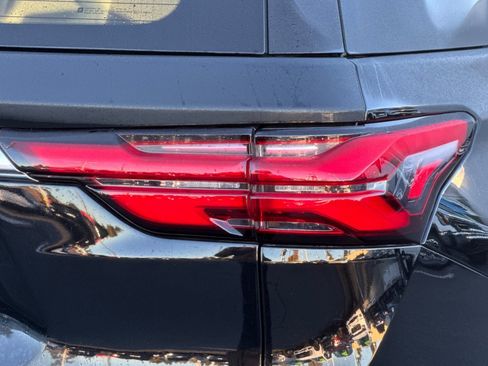 Used 2022 Chevrolet Traverse High Country image 46