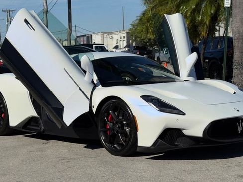 Used 2022 Maserati MC20 Coupe image 4