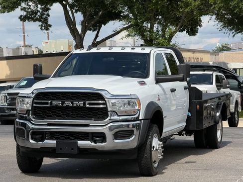 Used 2022 RAM 5500 Tradesman w/ Chrome Appearance Group AWD/4WD image 3