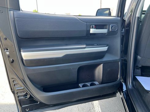 Used 2017 Toyota Tundra SR5 AWD/4WD image 39