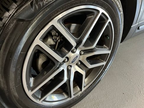 Used 2018 Ford Explorer Sport w/ Equipment Group 401A AWD/4WD image 11