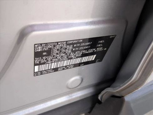 Used 2018 Toyota RAV4 LE AWD/4WD image 15
