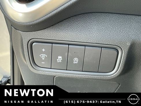 Used 2025 Kia Soul LX w/ LX Technology Package FWD image 16