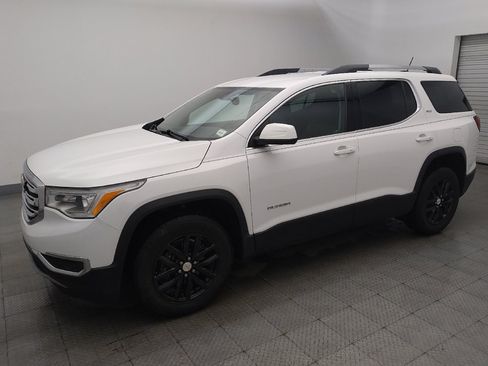 Used 2019 GMC Acadia SLT FWD image 2
