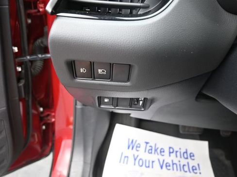 Used 2018 Toyota C-HR XLE FWD image 29