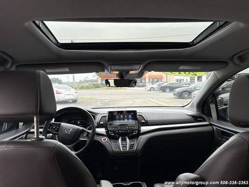 Used 2019 Honda Odyssey EX-L image 18