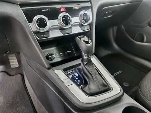 Used 2019 Hyundai Elantra SE w/ Cargo Package FWD image 23