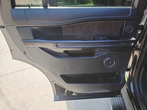 Used 2020 Ford Expedition Limited RWD image 28