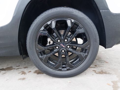 Used 2022 GMC Terrain SLE w/ Driver Convenience Package image 13