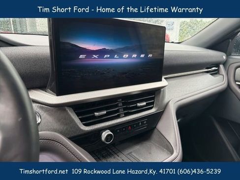 Used 2025 Ford Explorer Platinum w/ LUX Leather Package AWD/4WD image 12