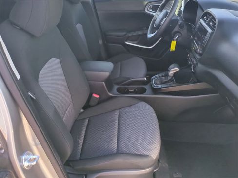 Used 2024 Kia Soul LX w/ Option Group 015 image 21