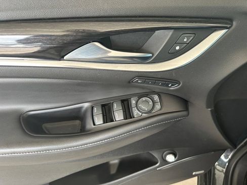 Used 2019 Buick Enclave Avenir w/ Avenir Technology Package FWD image 12