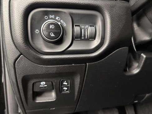 Used 2025 RAM 1500 Laramie w/ Night Edition image 20