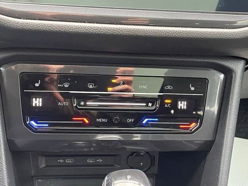 Used 2022 Volkswagen Tiguan SE R-Line image 35