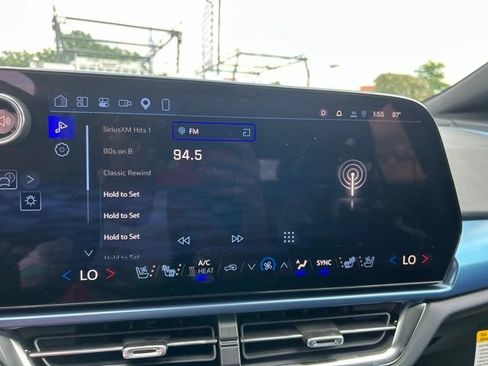 New 2026 Chevrolet Equinox EV LT w/ Convenience Package II AWD/4WD image 24
