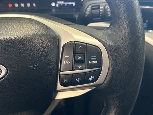 Used 2023 Ford Explorer XLT w/ Equipment Group 202A AWD/4WD image 34