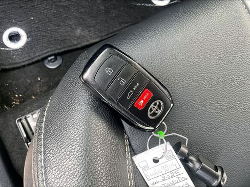 Used 2025 Toyota Camry SE w/ Convenience Package FWD image 11