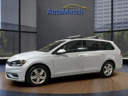 Used 2018 Volkswagen Golf SE FWD image 4