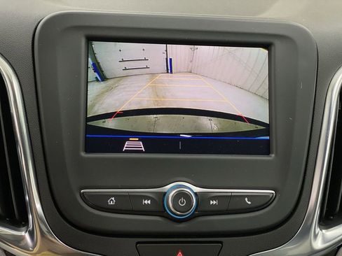 Used 2021 Chevrolet Equinox LS w/ LS Convenience Package image 17