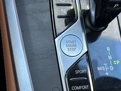 Used 2021 BMW X7 xDrive40i w/ M Sport Package image 27