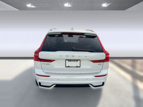 Certified 2023 Volvo XC60 B5 Ultimate w/ Protection Package Premier image 10