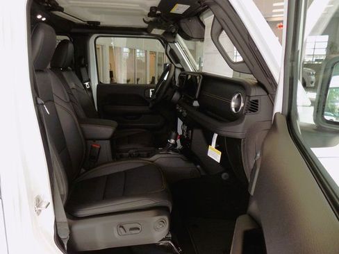 New 2026 Jeep Gladiator Sport image 21