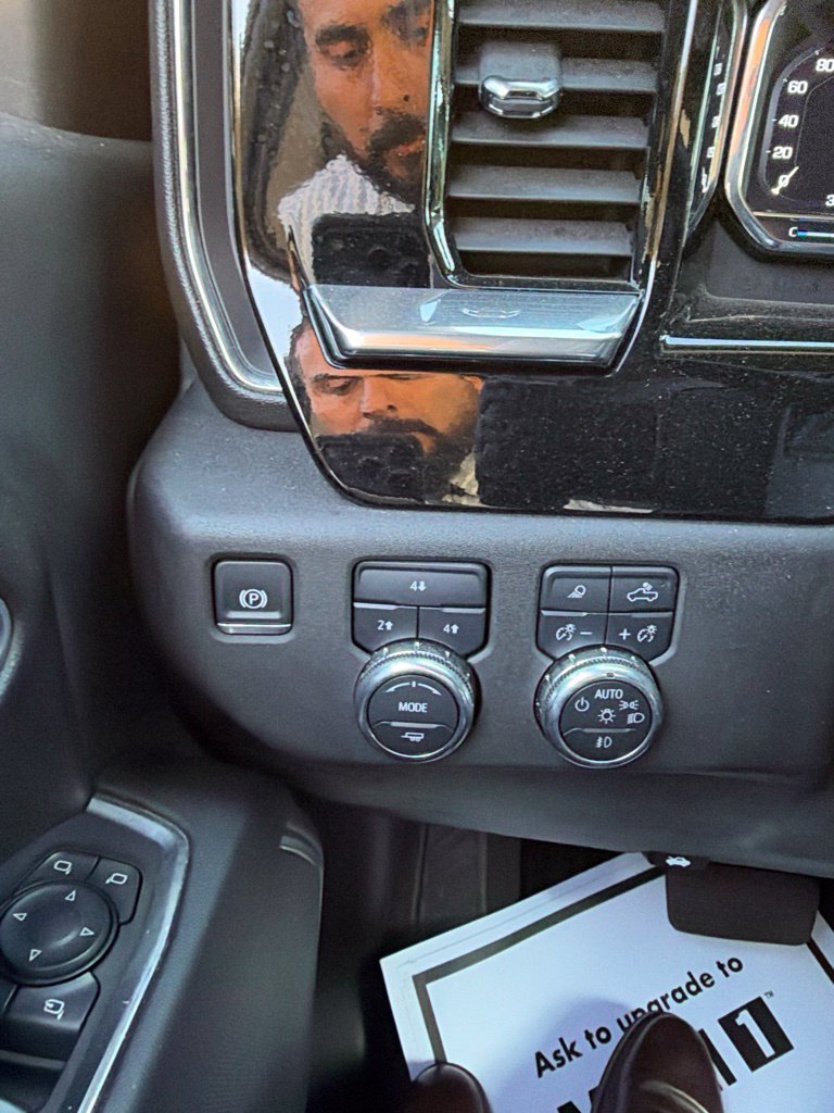 Used 2025 GMC Sierra 2500 SLE w/ SLE Value Package; AWD/4WD image 17