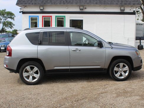 Used 2017 Jeep Compass Sport w/ Power Value Group AWD/4WD image 4