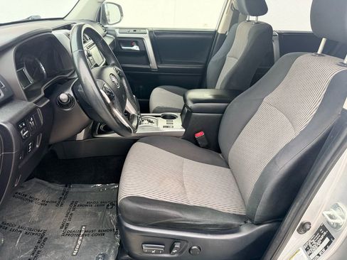 Used 2016 Toyota 4Runner SR5 image 12