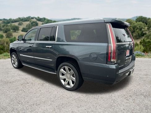 Used 2020 Cadillac Escalade ESV Luxury RWD image 8