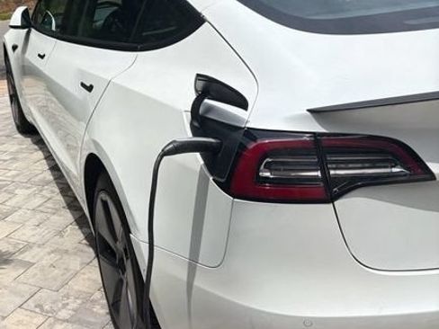 Used 2021 Tesla Model 3 Standard Range Plus RWD image 2