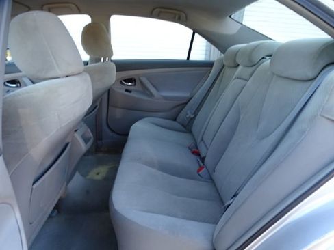 Used 2009 Toyota Camry LE image 19