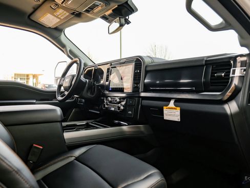 Used 2026 Ford F450 Lariat w/ FX4 Off-Road Package image 52