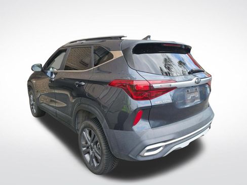 Used 2021 Kia Seltos S AWD/4WD image 2