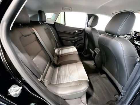 Used 2025 Chevrolet Trax LT FWD image 20