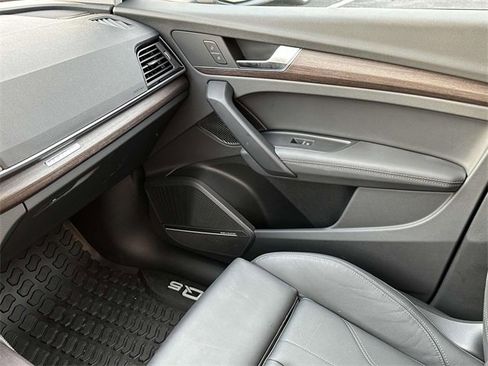 Certified 2025 Audi Q5 2.0T Premium Plus image 35