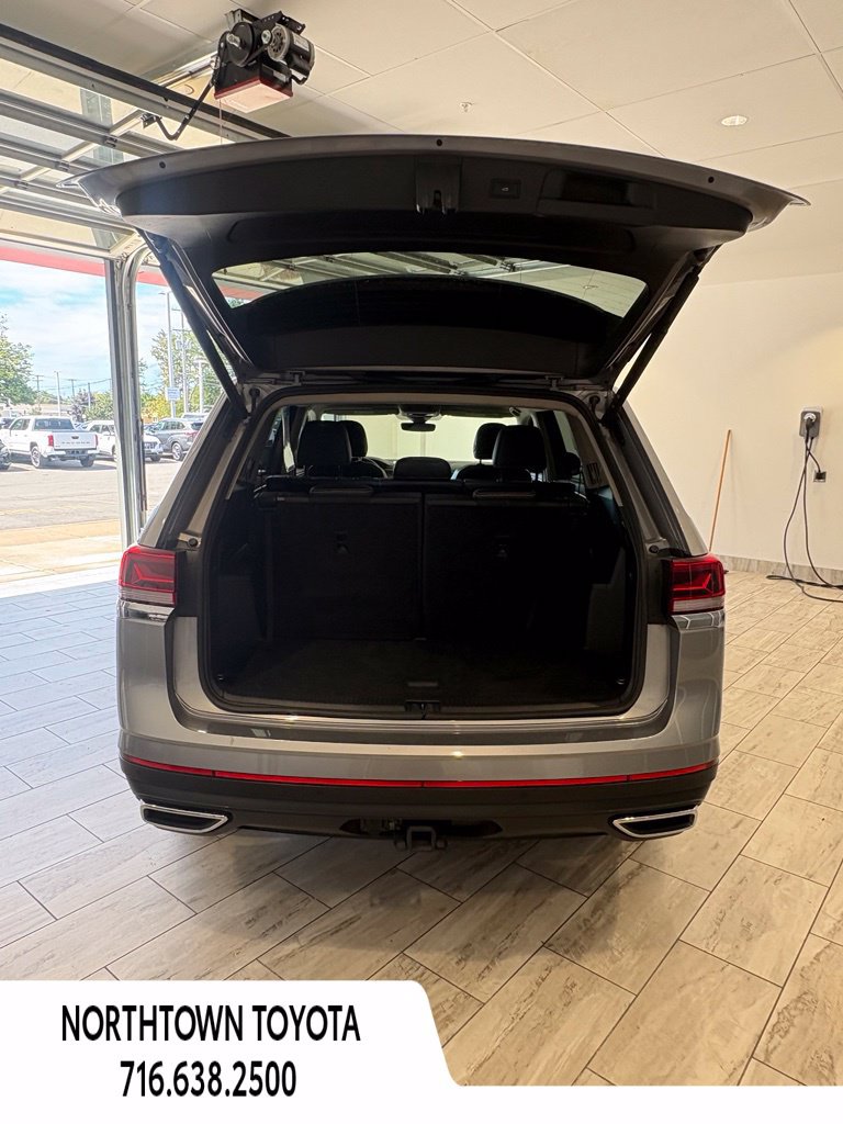 Used 2025 Volkswagen Atlas SE AWD/4WD image 9