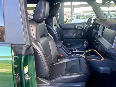 Used 2024 Ford Bronco Badlands image 8