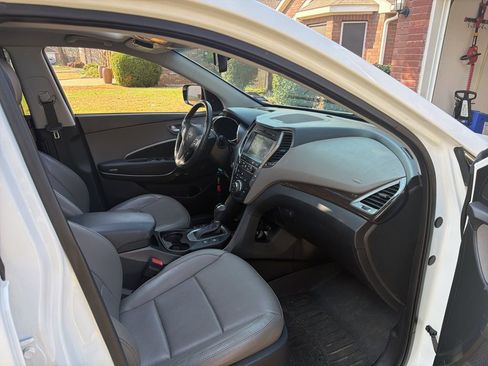 Used 2017 Hyundai Santa Fe Sport image 17