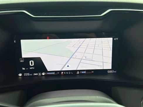 Used 2025 Chevrolet Colorado ZR2 w/ Technology Package image 24