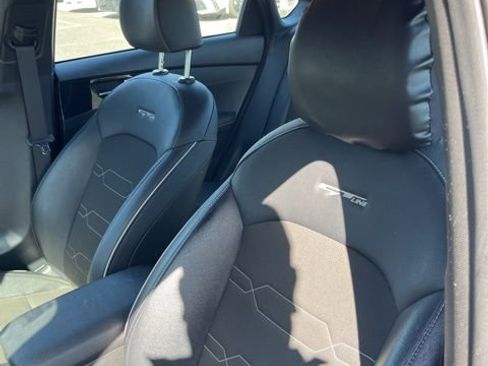 Used 2024 Kia Forte GT-Line image 10