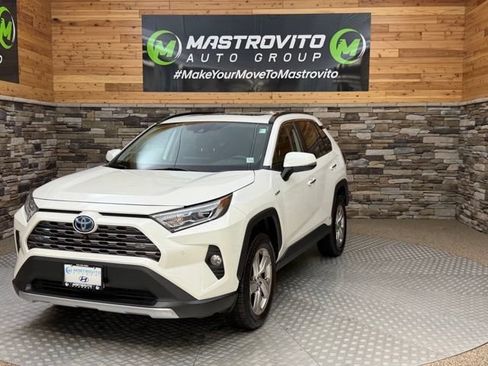 Used 2019 Toyota RAV4 Limited AWD/4WD image 2