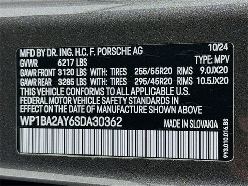 Certified 2025 Porsche Cayenne Coupe image 34