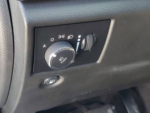 Used 2019 Jeep Grand Cherokee Altitude AWD/4WD image 19