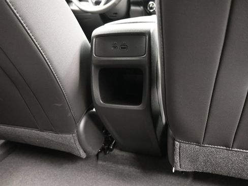 Used 2026 Chevrolet Trax LT w/ Sunroof Package FWD image 42