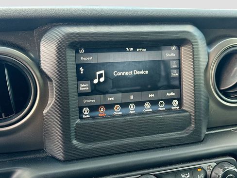 Used 2023 Jeep Wrangler Unlimited w/ Cold Weather Group AWD/4WD image 16